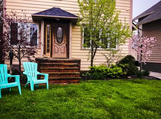 1074 Cliffdale Ave, Lakewood, OH 44107