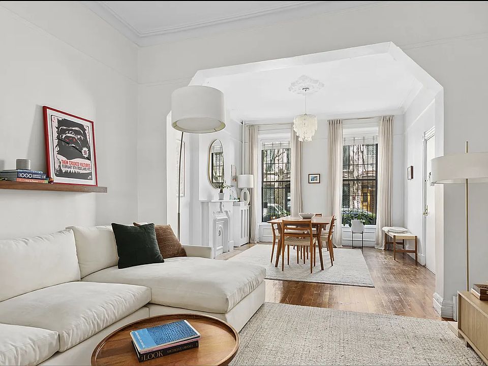 1st image of 46 Saint Marks Pl APT 1