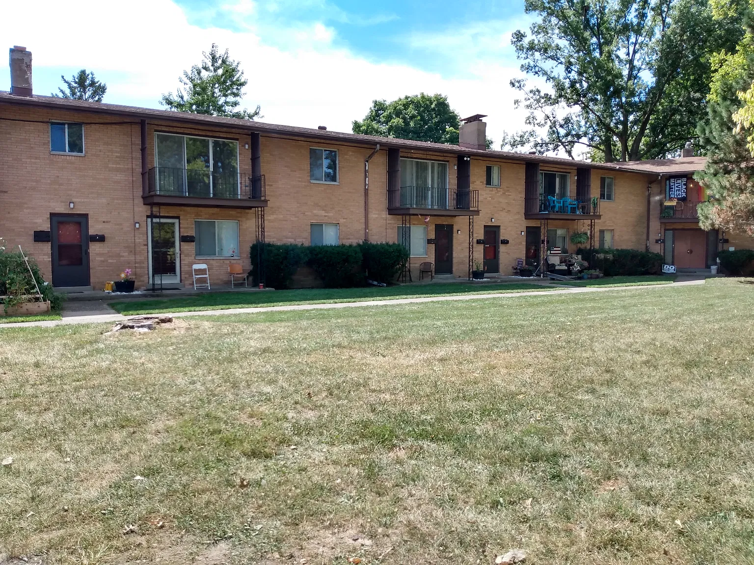 1101 Wilmington Ave — Photo 1