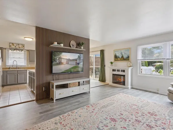 2104 Browning Drive, Janesville, WI 53546