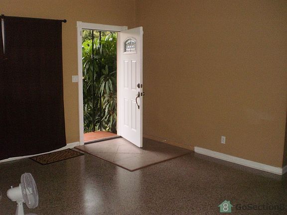 3rd image of 104 Oakwood Dr