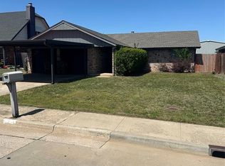 941 Cooper Ln, Yukon, OK 73099