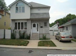 6 Iowa Pl, Staten Island, NY 10314