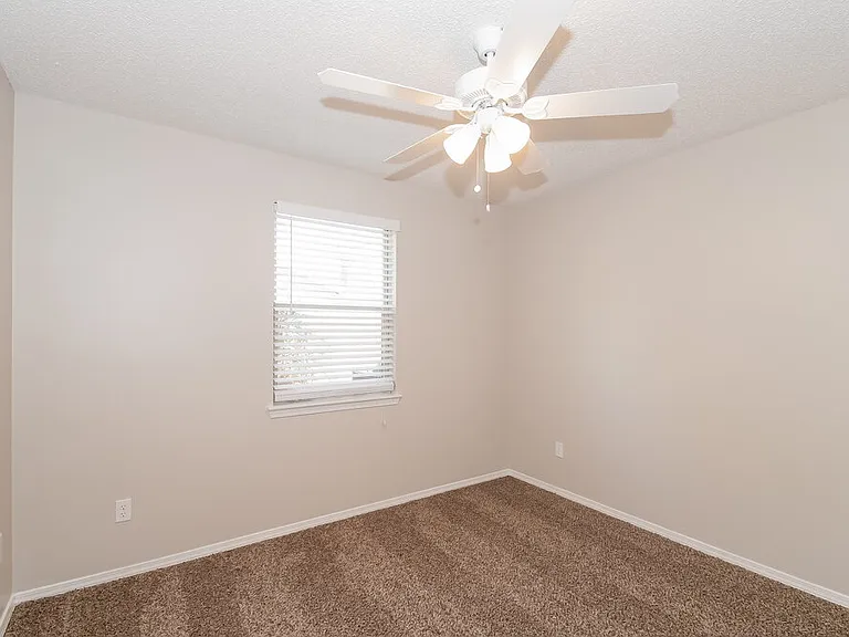 606 Charles Pinckney St — Photo 9