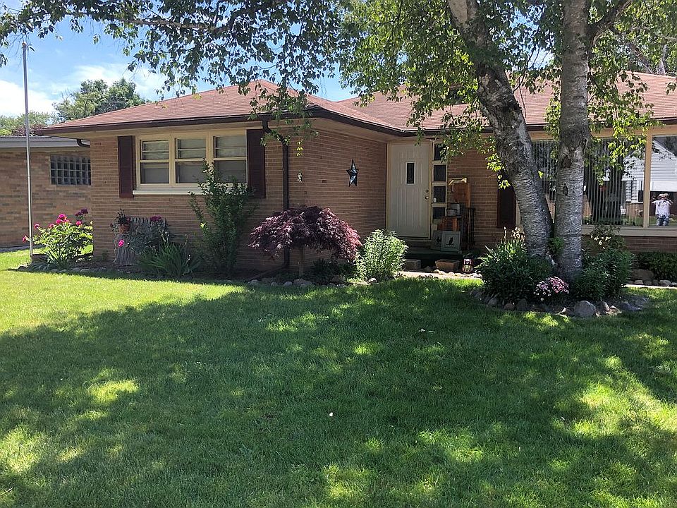 2nd image of 3035 Malden Pl