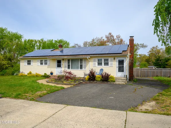 2 Lawrence Avenue, Howell, NJ 07731
