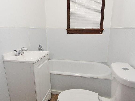 3rd image of 619 E 2nd St