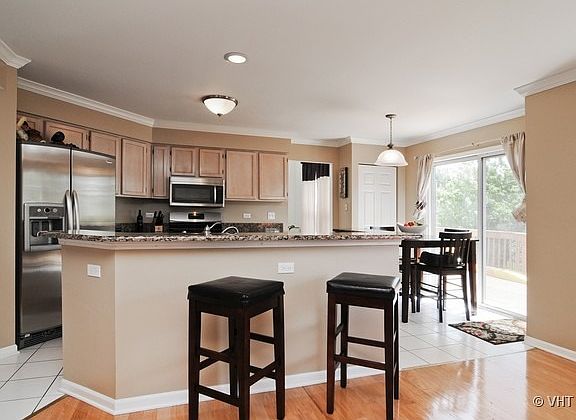 4th image of 1221 Darnell Dr