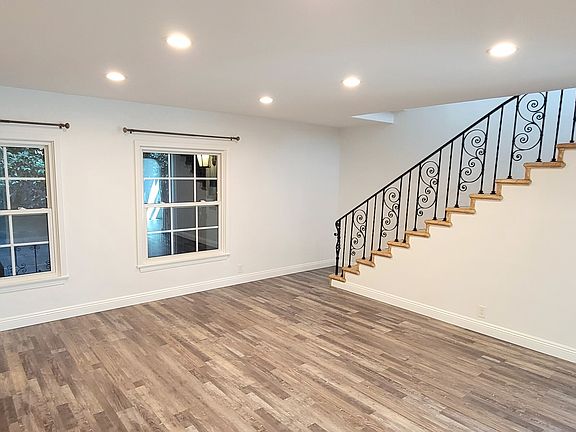 4th image of 131 N Kings Rd #1/2