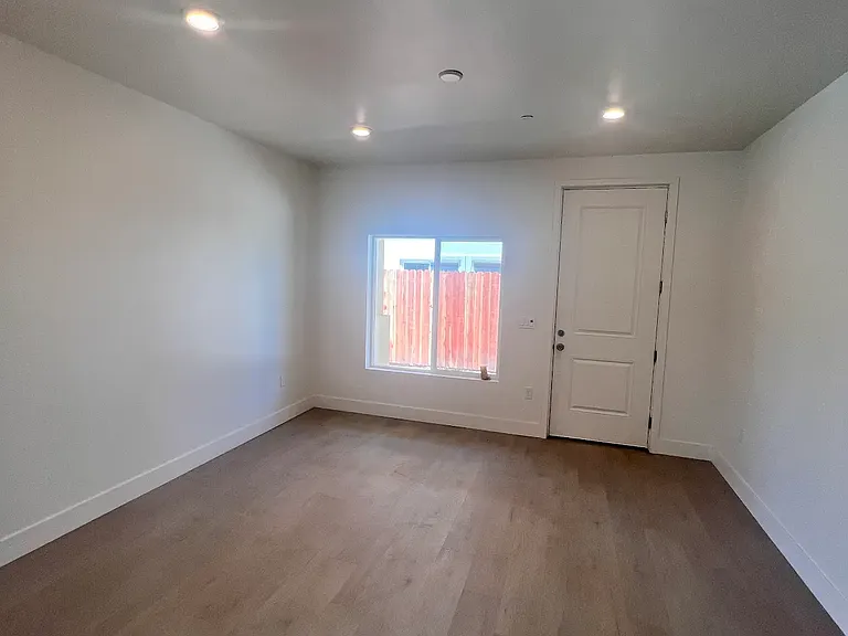 Spacious living room