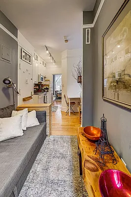 Sold by Redfin Real Estate | media 8