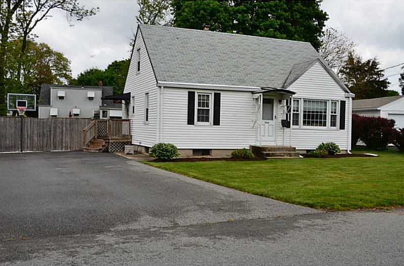 1st image of 30 W Hill Dr
