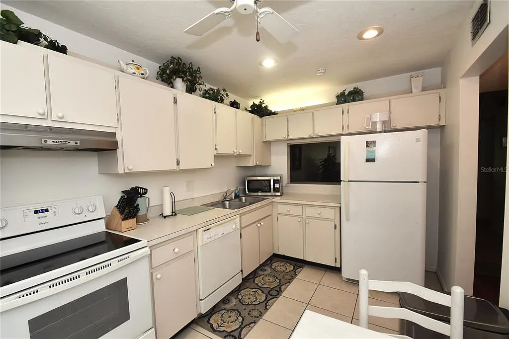 2 bed, 2.0 bath, 1211 sqft, $2,000 — Photo 3