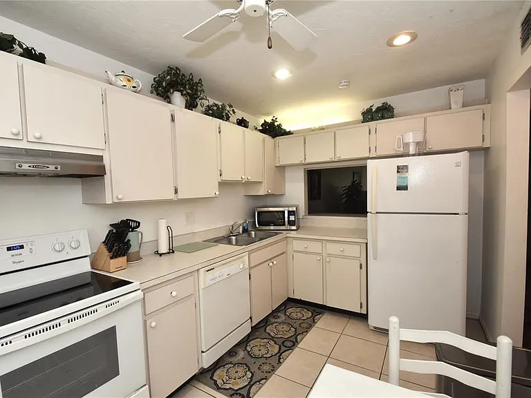 1620 Boathouse Cir #GR103 — Photo 3