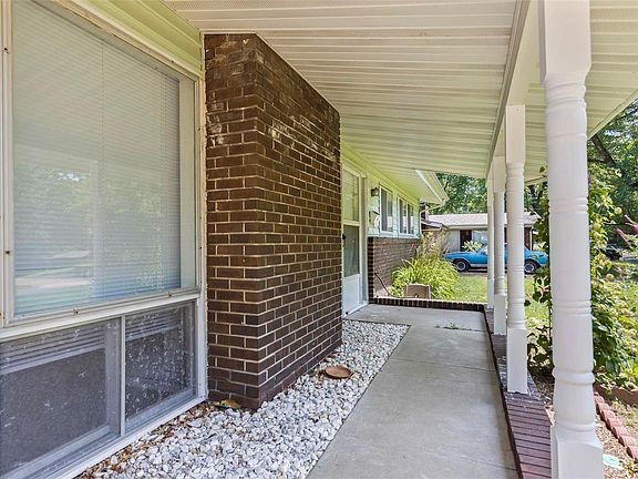 4th image of 440 Allen Dr