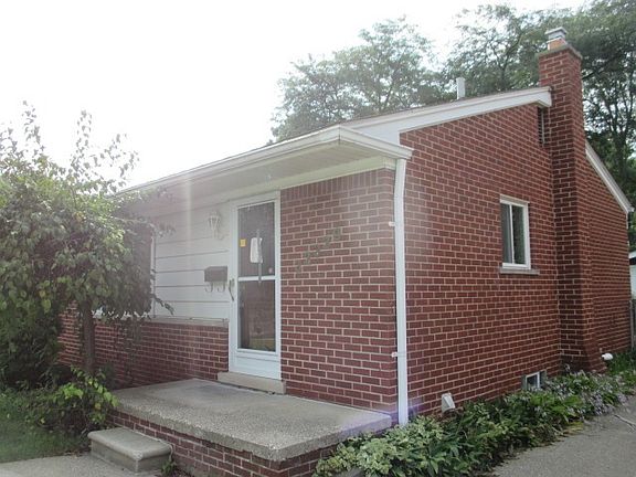 2nd image of 32339 Oakley St