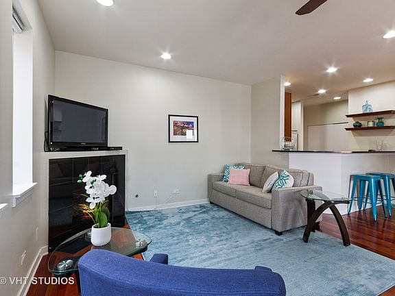 3rd image of 3021 W Armitage Ave #203