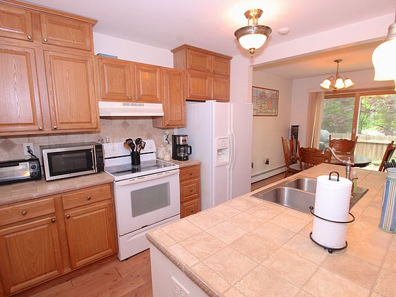 3rd image of 214 Ivy Meadow Ct