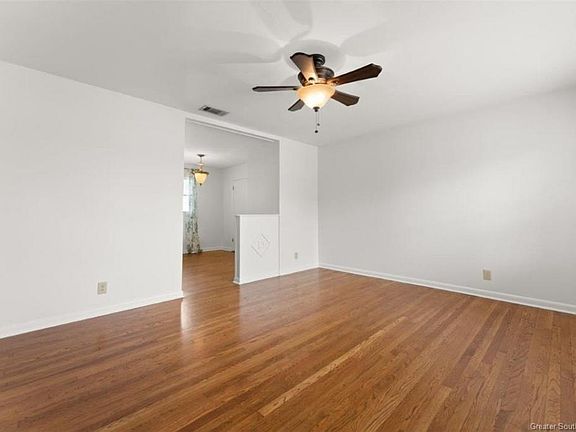 4th image of 4012 Joseph St