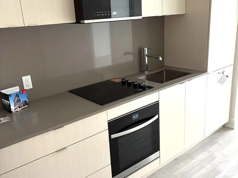 25 Cordova Ave #1907 — Photo 10