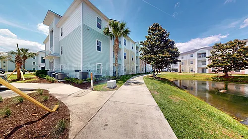 8201 Green Parrot Rd Photo 1