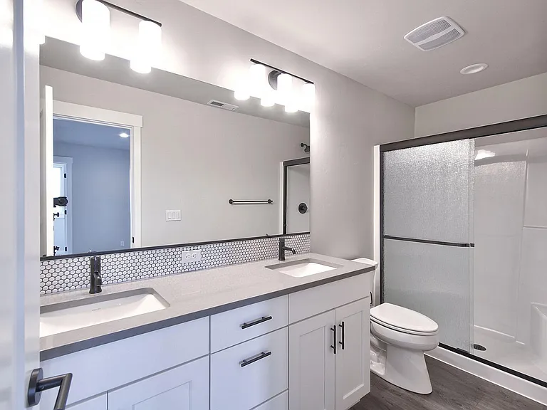 5443 SE Logan Ln — Photo 16