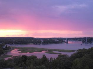 145 Essex Ave APT 311, Gloucester, MA 01930