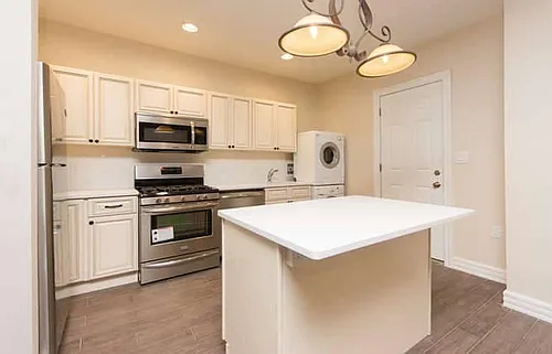 106 Main St #3 Photo 1