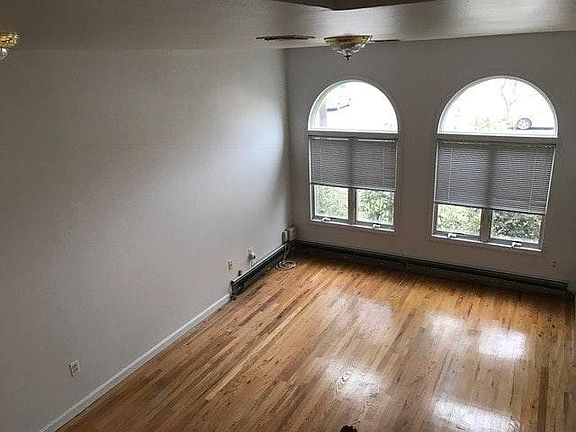 3rd image of 584 Barclay Ave Floor 1