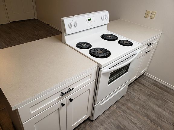 5th image of 406 SW 7th St APT D