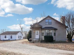 8602 E Kirsch Rd, Troy, IL 62294