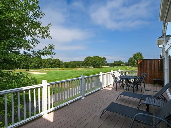 16 Amberwood Ct #16, Buzzards Bay, MA 02532