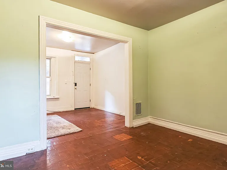 1217 Hunter St — Photo 10