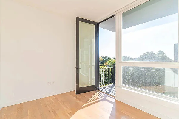 Rented by Artur Gutman, LREB | media 39