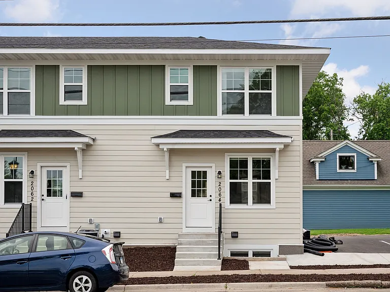 2062 Como Ave #2 — Photo 30