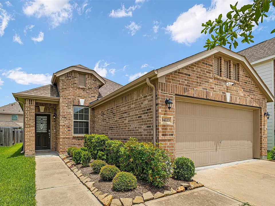 14223 Couturie Forest Trl