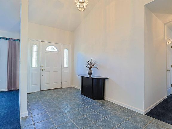 4th image of 20821 Alpine Dr