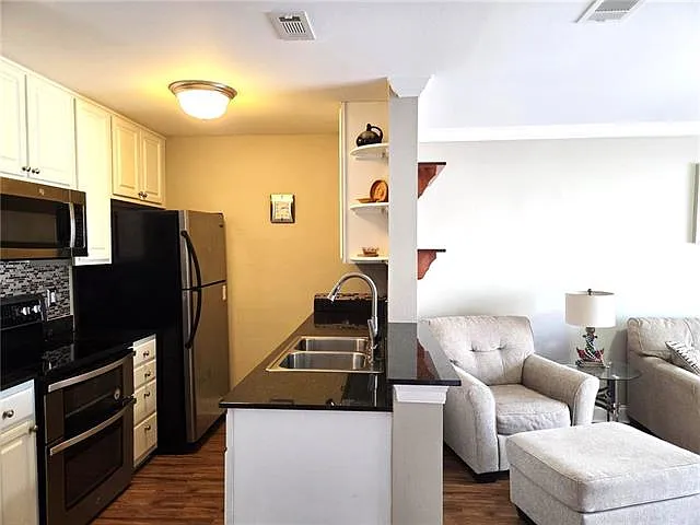 1 bed, 1.0 bath, 535 sqft, $1,300 — Photo 4