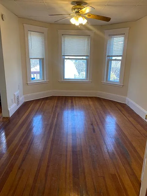 3 bed, 1200 sqft, $2,975 — Photo 2