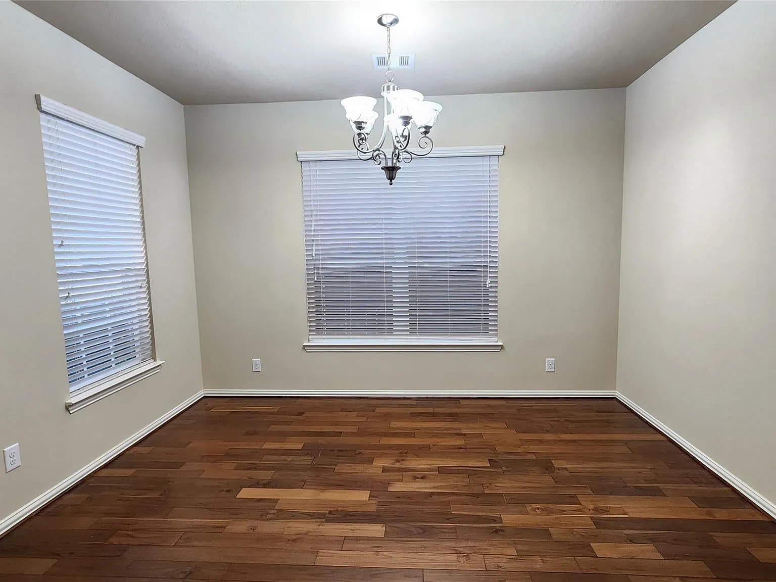 4 bed, 3.5 bath, 2701 sqft, $2,750 — Photo 3