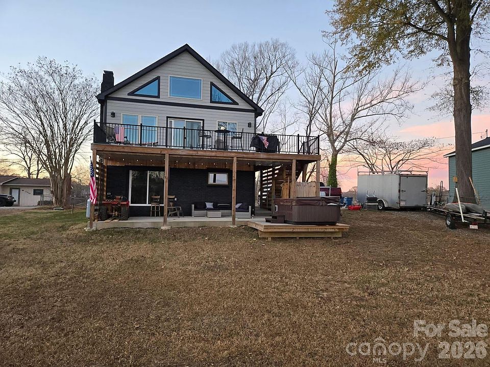 2nd image of 4473 Ridge St