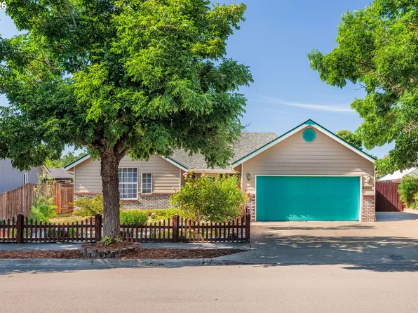 4664 Holly St, Springfield, OR 97478