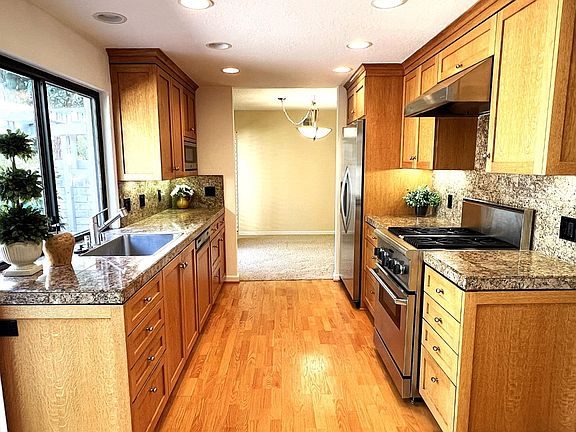 5th image of 1610 Sparkling Way
