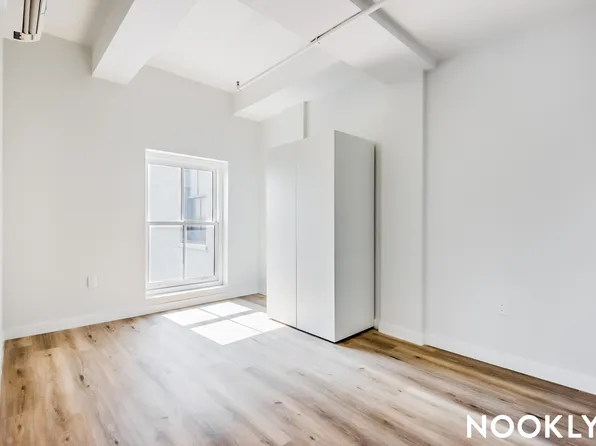 619 Throop Avenue image 11 of 42