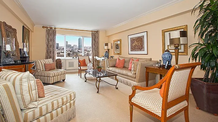 Sold by Fenwick Keats Real Estate | media 7