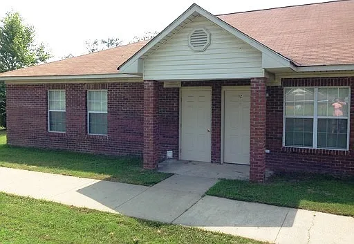 1475 Hadorn Rd — Photo 2