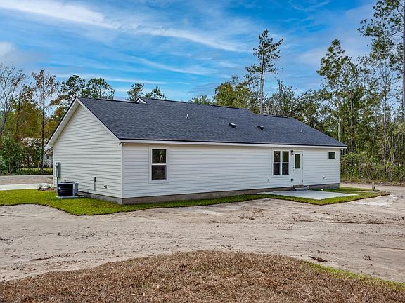 4th image of 50 Greenleaf Ln
