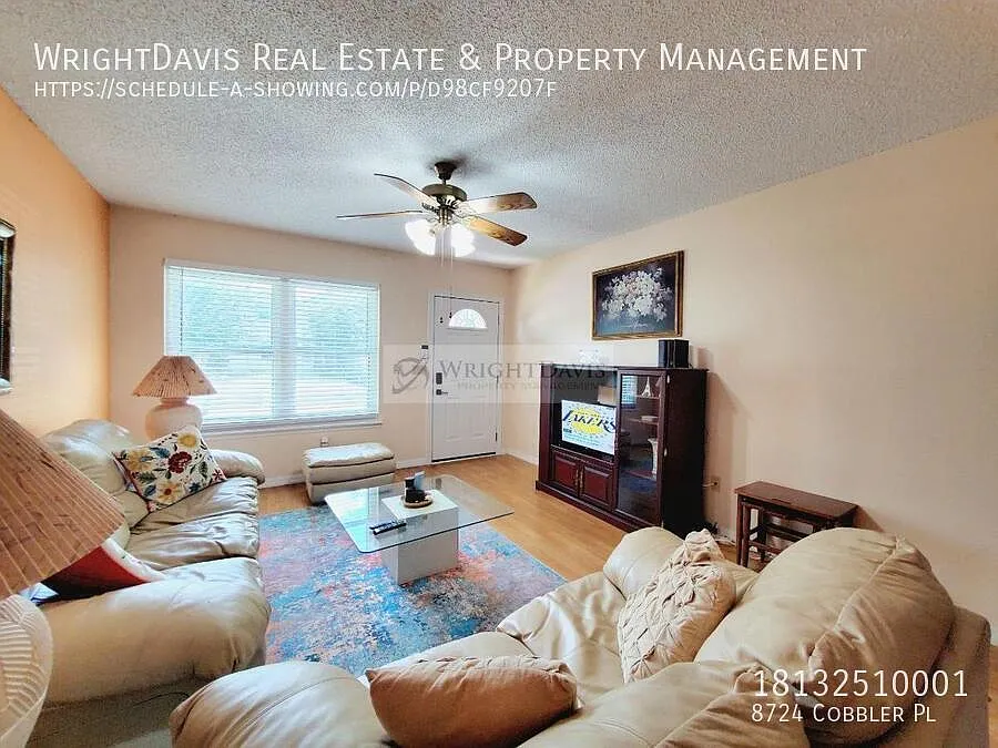 Beautiful 2/2.5 Townhome in Town n Country — Photo 4