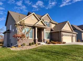 14725 Brookview Dr, Urbandale, IA 50323