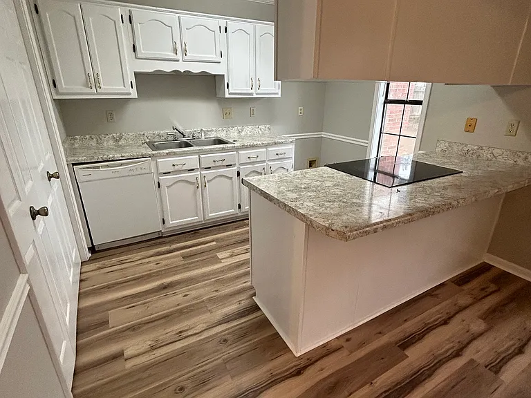 7114 Goodman Ridge Dr — Photo 3